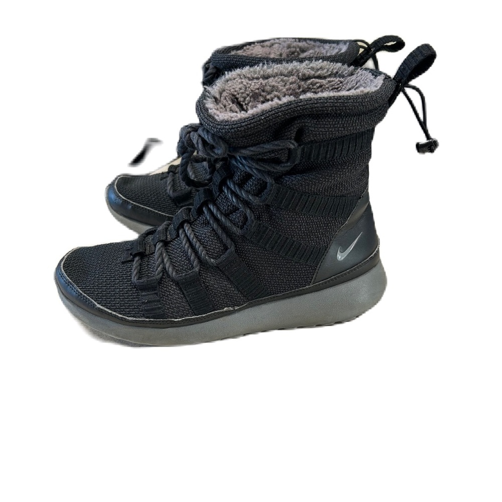 Nike Womens Roshe One High Top Sneaker Black Faux Sherpa Lined SIZE 7.5 Outdoor